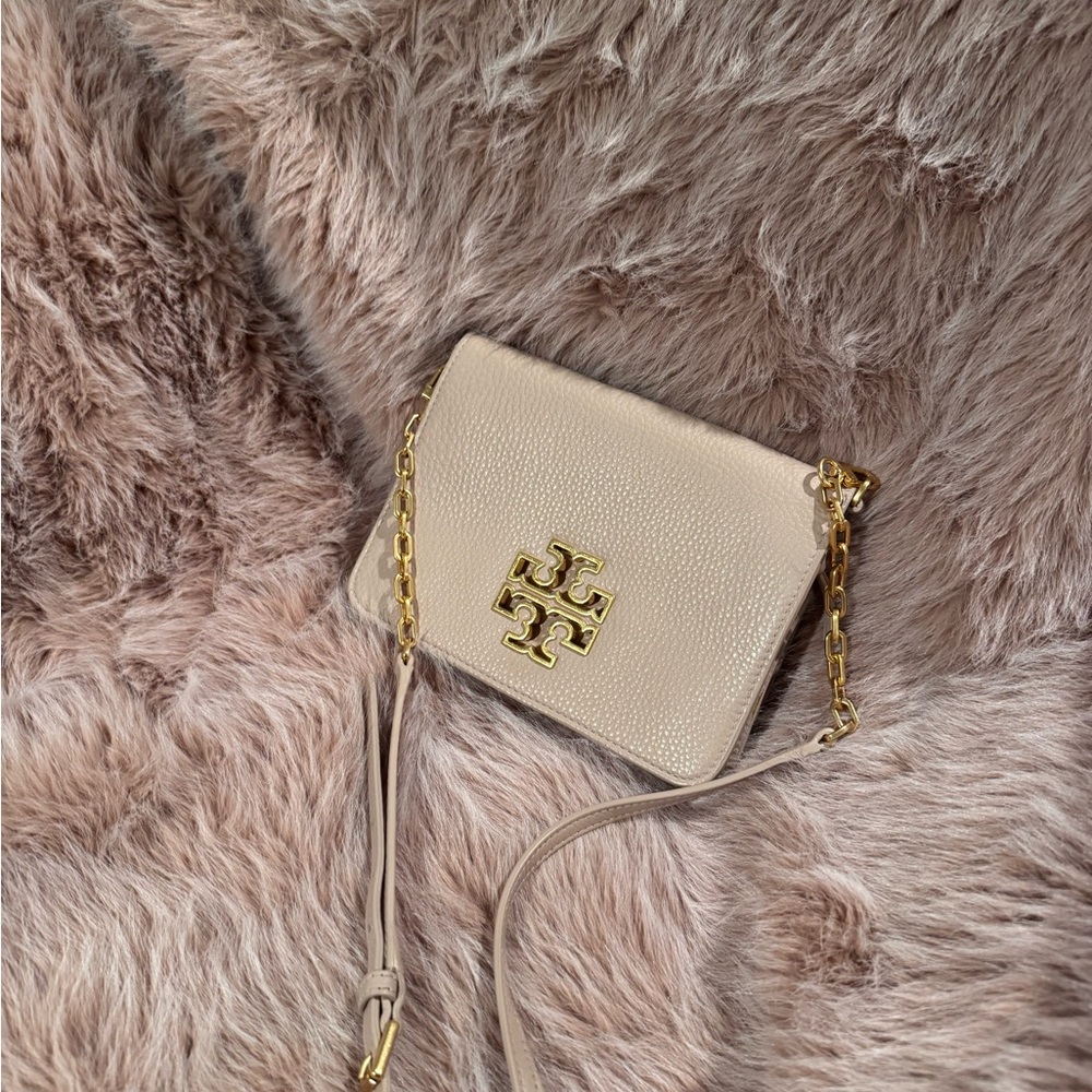 Tory Burch Beige Crossbody Bag with Gold Chain